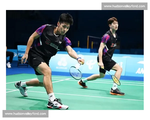 巅峰对决多重赛事看点汇聚明星选手引爆全场期待战术博弈激情碰撞荣耀之夜